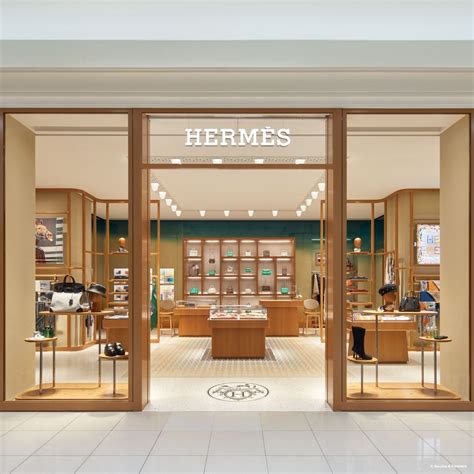 Hermes International : Hermès opens its fully renovated Hakata .